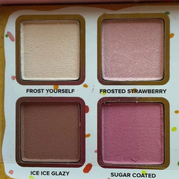 🍓 TOO FACED POP-TARTS ®️ FROSTED STRAWBERRY EYE SHADOW PALETTE 🍓 NWT 🍓